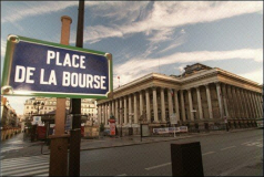 La Bourse de Paris sous les 4.100 points, les bancaires chutent (-1,44%)