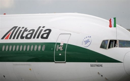 Aéronautique: promis par Berlusconi, le sauvetage d'Alitalia s'annonce épineux