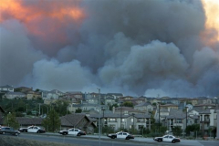 Californie : les flammes poursuivent leur avancée