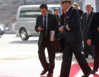 Affaire du SMS : le journaliste s'excuse, Nicolas Sarkozy retire sa plainte